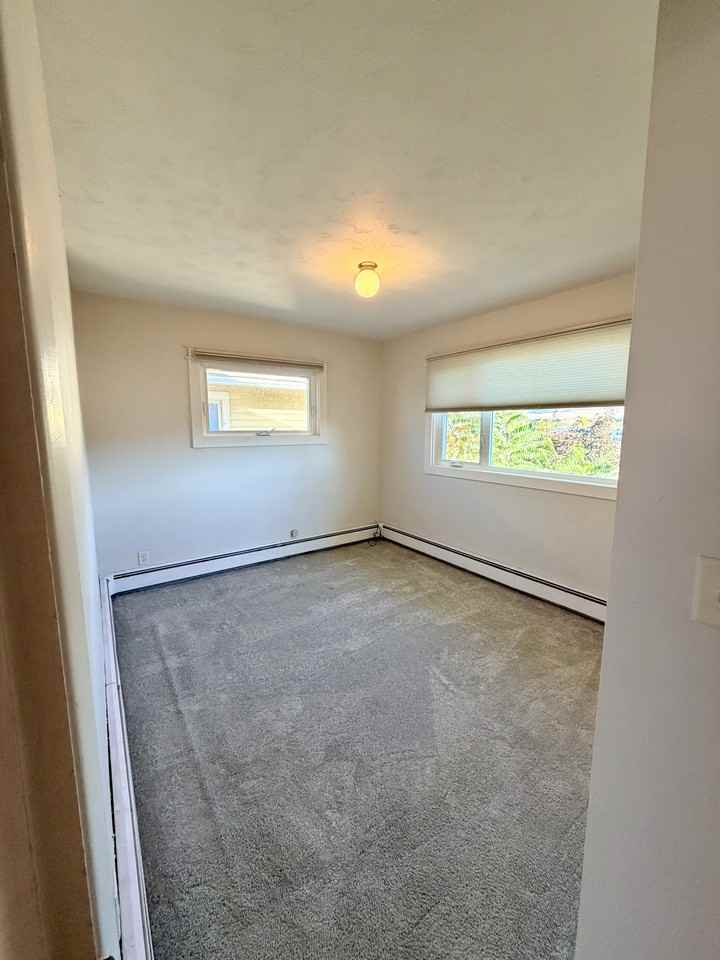 205 E Chinook St #1UP - Photo 5 of 18