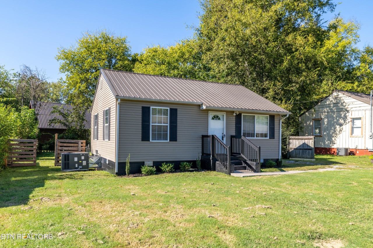 203 Coleman St - Photo 2 of 23