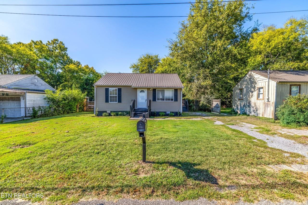 203 Coleman St - Photo 4 of 23