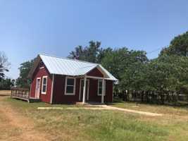 featured image of 609 Altgelt St