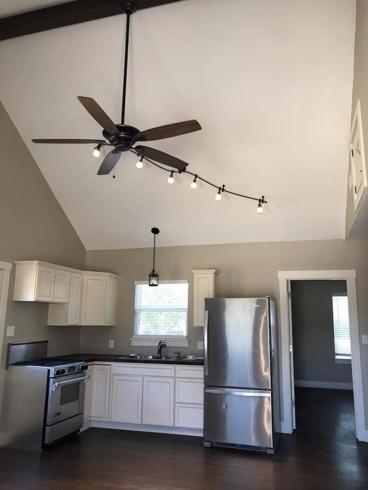 609 Altgelt St - Photo 7 of 18