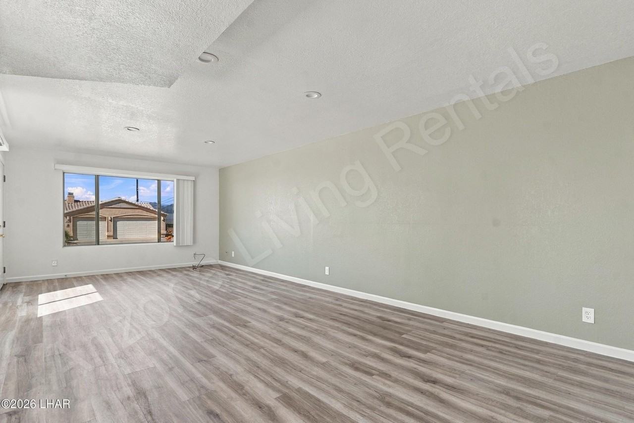 1290 Tanqueray Dr #1290 - Photo 5 of 15