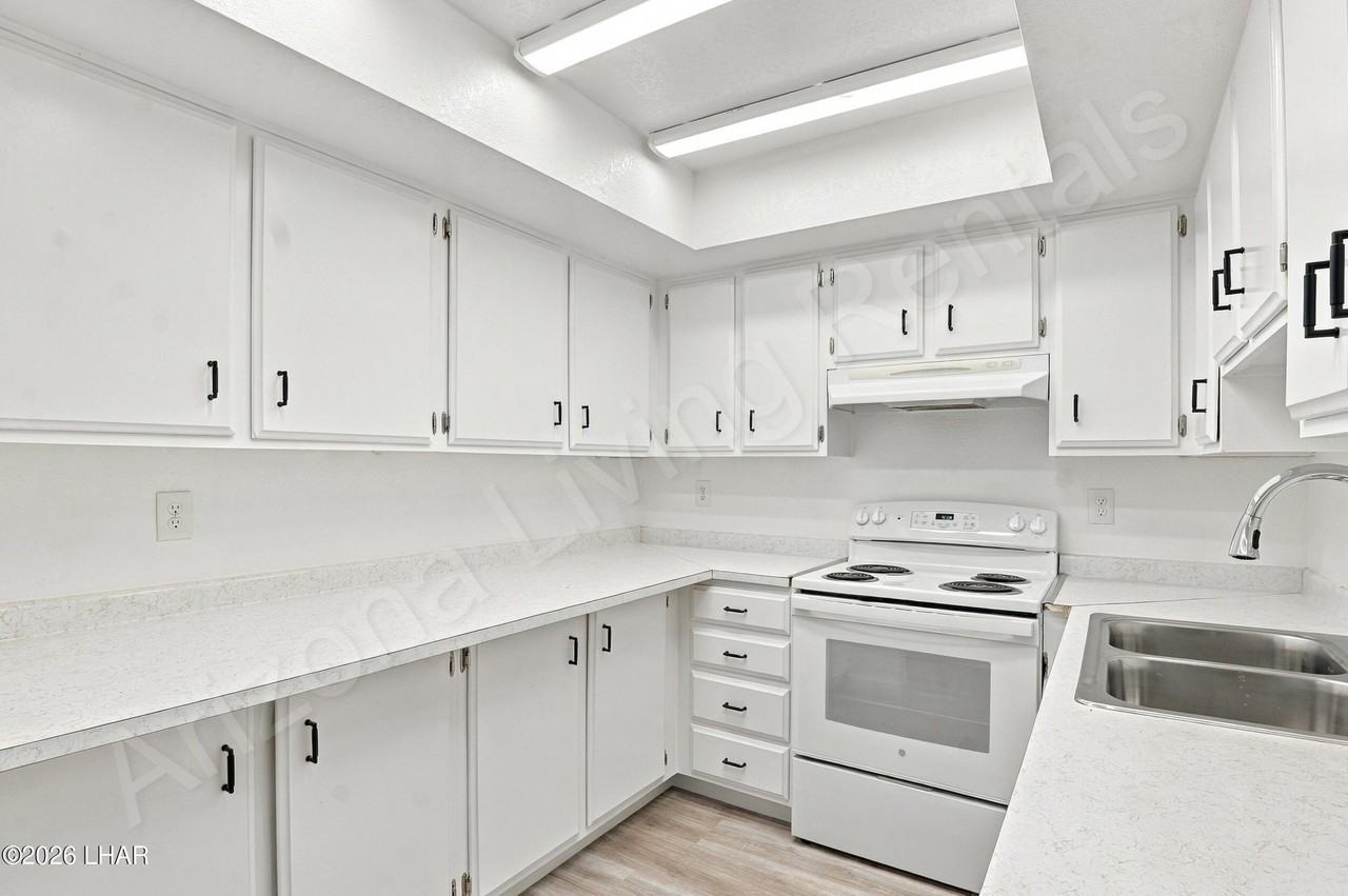 1290 Tanqueray Dr #1290 - Photo 7 of 15