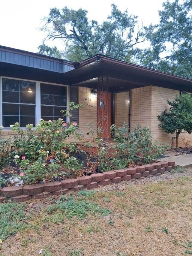 2008 Longview Dr - Photo 2 of 14