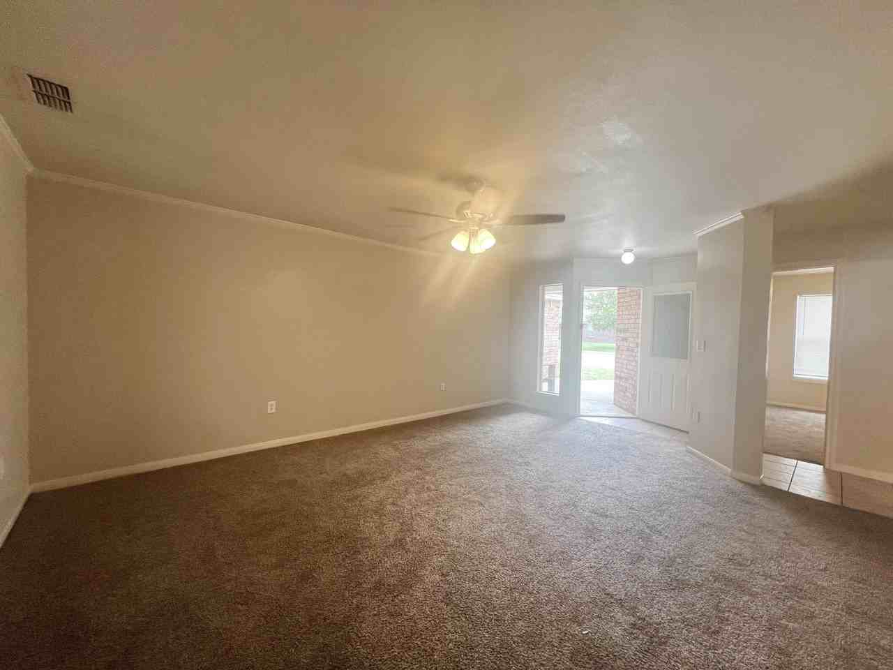5418 Jarvis St #B - Photo 3 of 22