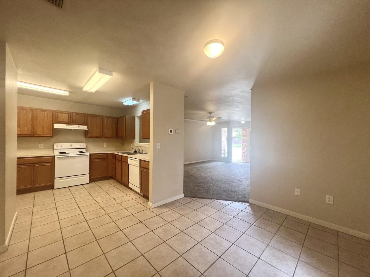 5418 Jarvis St #B - Photo 5 of 22