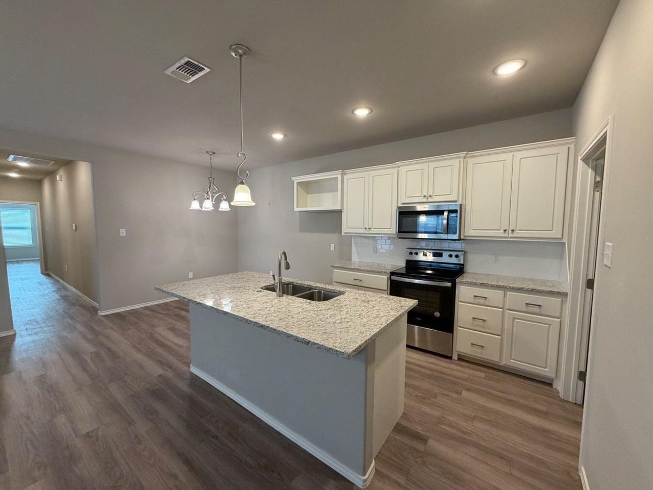 1219 Preston Trl - Photo 4 of 15