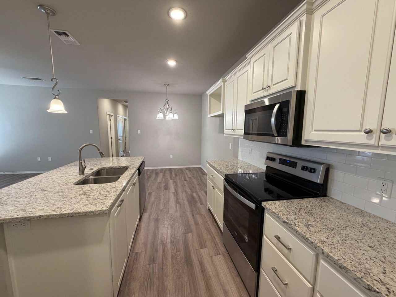 1219 Preston Trl - Photo 5 of 15