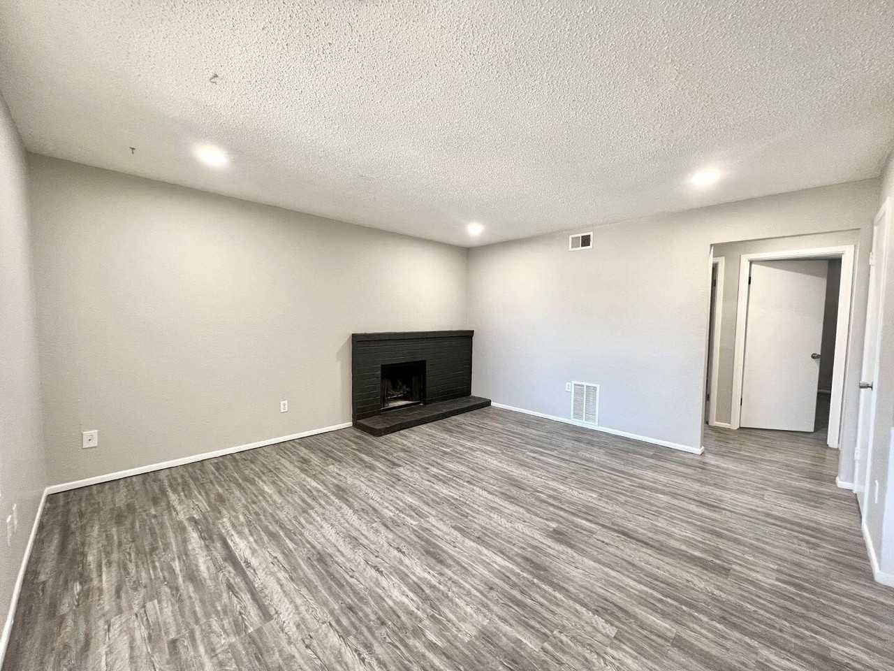 3110 Salisbury Ave #C - Photo 3 of 10