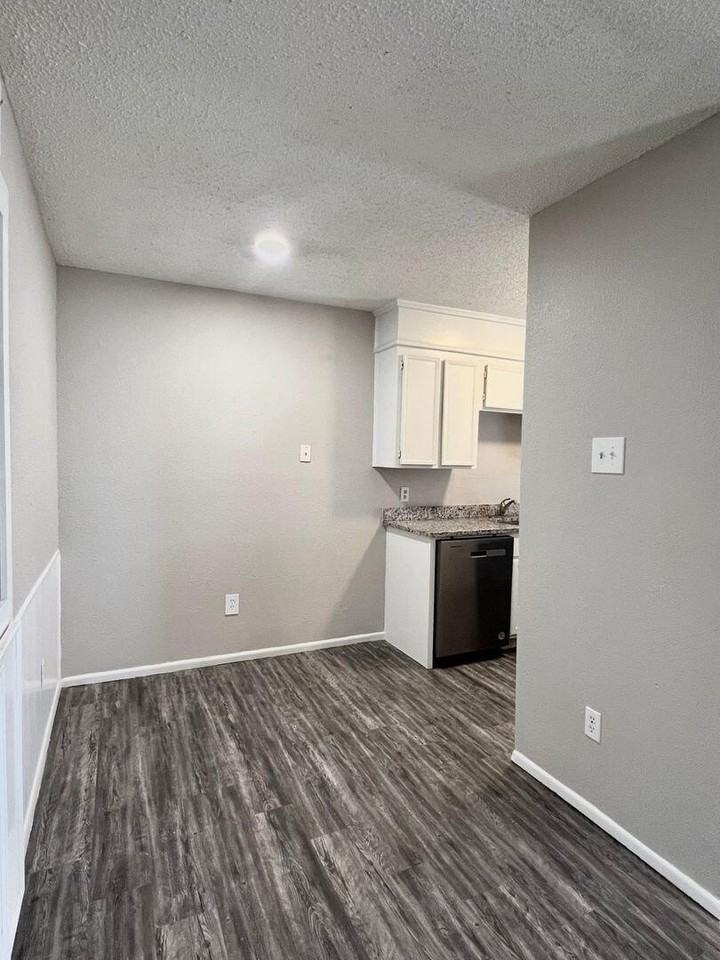 3110 Salisbury Ave #C - Photo 4 of 10