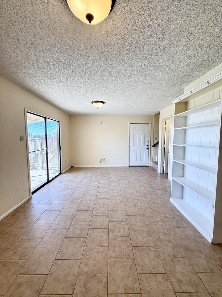 1503 Bradley St #D - Photo 5 of 34