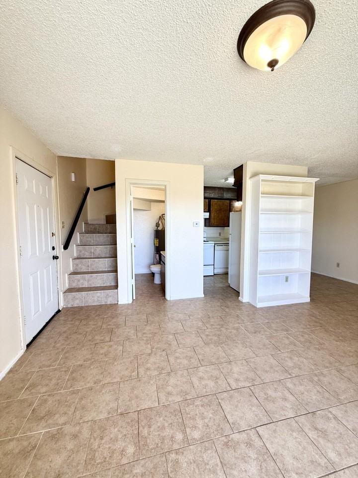 1503 Bradley St #D - Photo 7 of 34