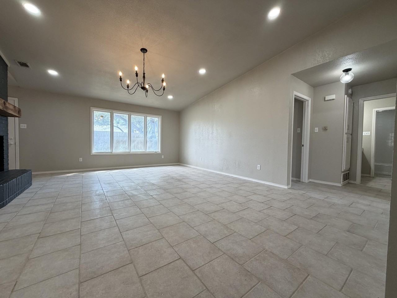 5723 91st St - Photo 5 of 22