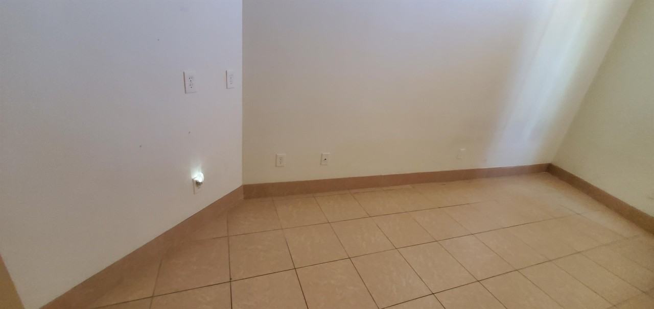 1221 Alapai St #3 - Photo 3 of 4