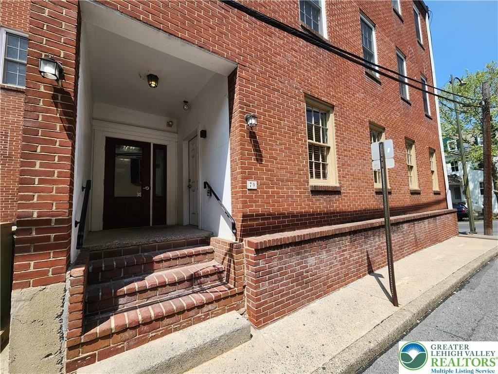 79 W Market St #N - Photo 2 of 20
