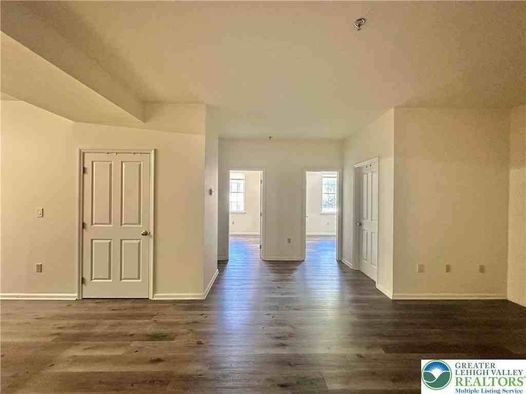 79 W Market St #N - Photo 5 of 20