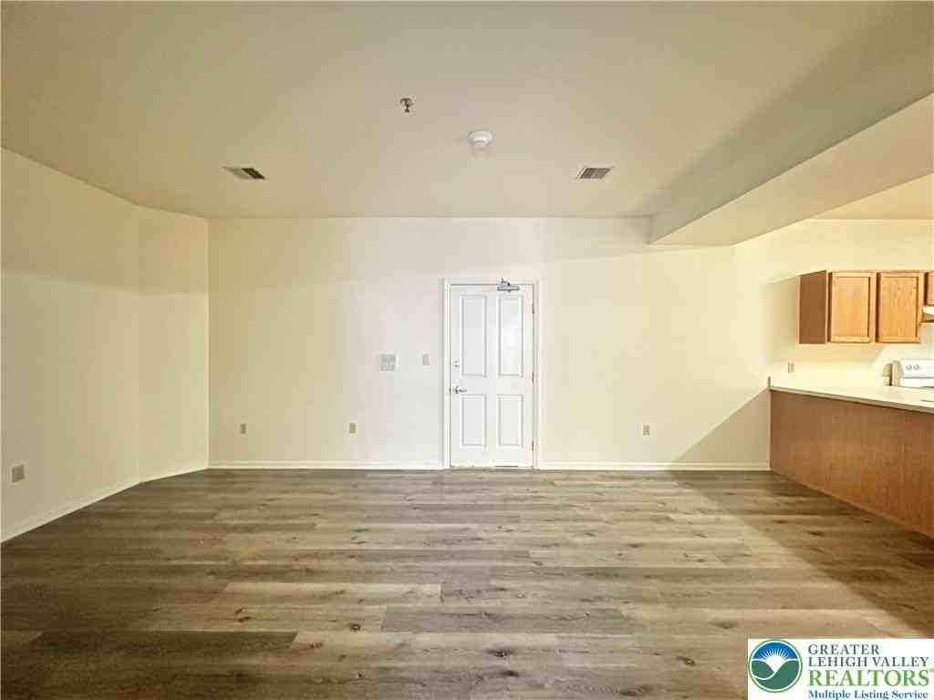 79 W Market St #N - Photo 6 of 20