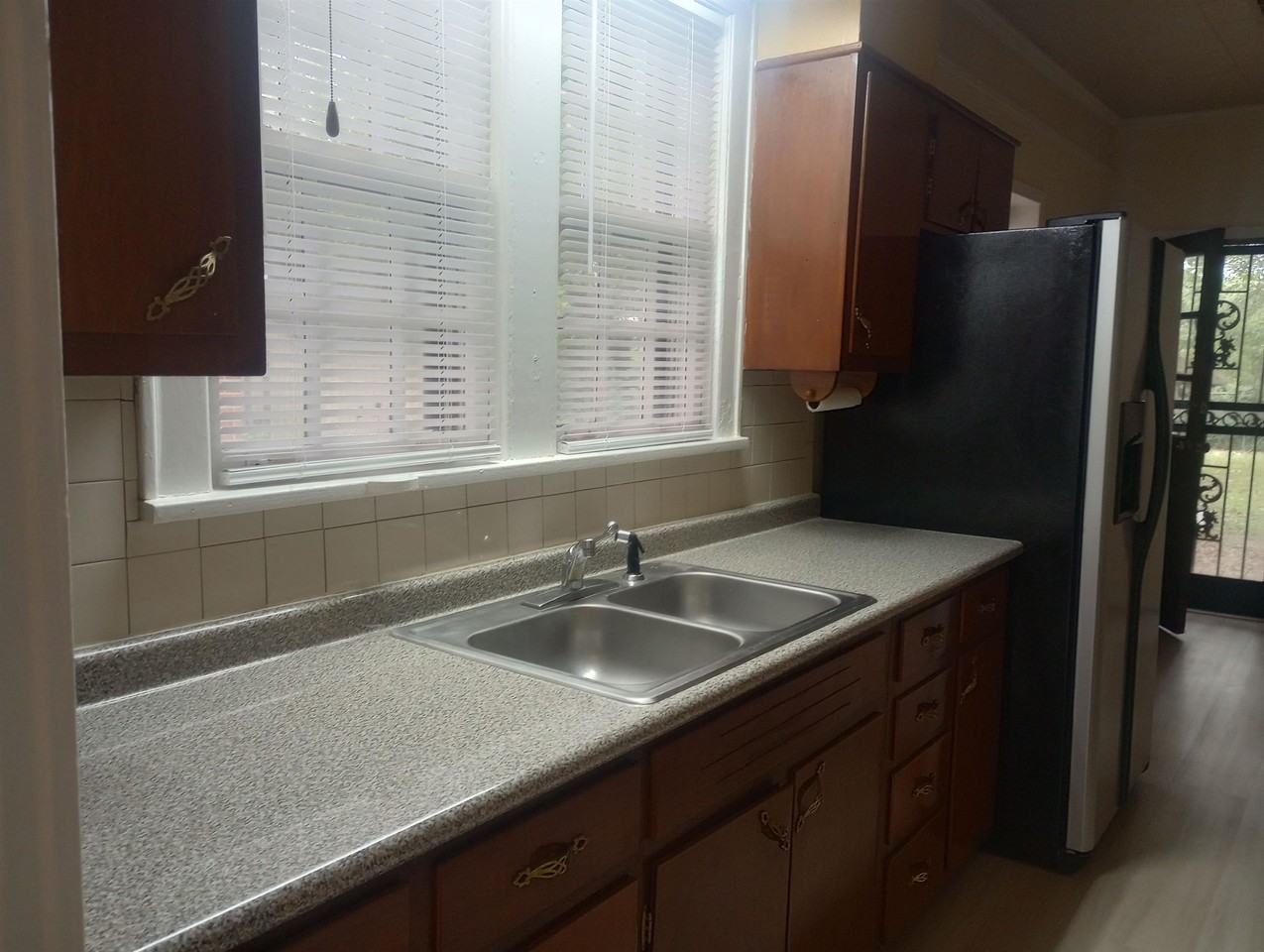614 Patterson St - Photo 7 of 18