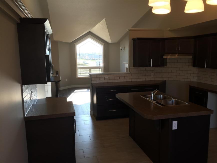 12402-102B St - B (UP) - Photo 4 of 10