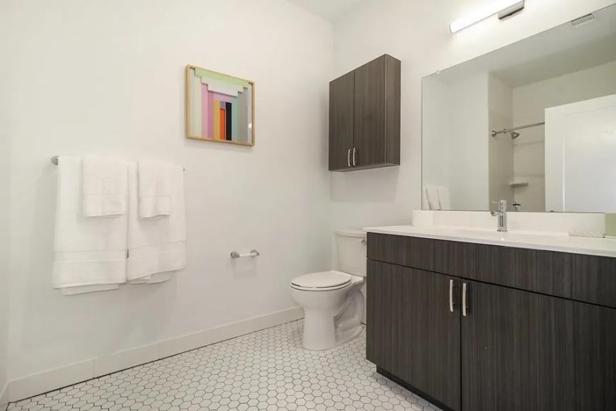 151 Centre St - Photo 2 of 10