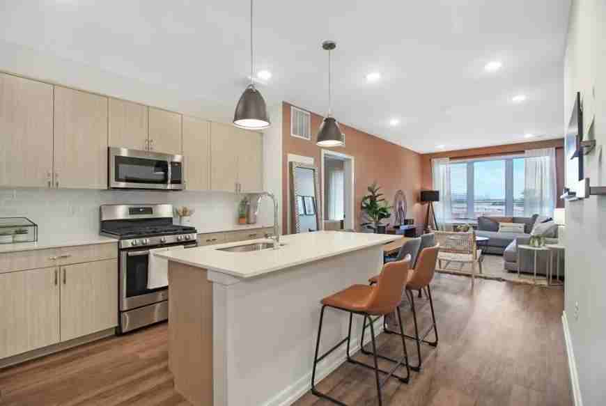 151 Centre St - Photo 3 of 10