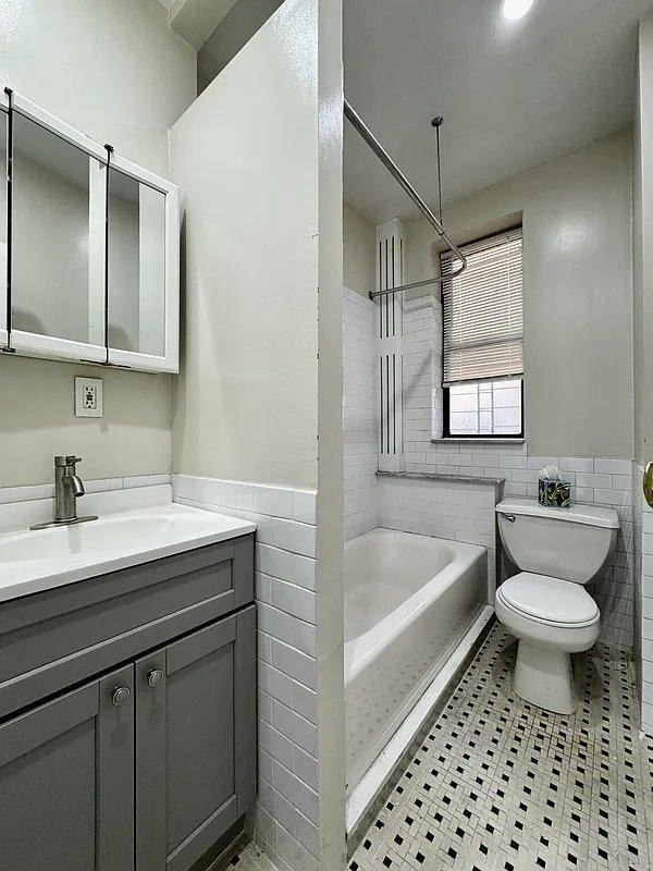 Bayridge Ln - Photo 7 of 10