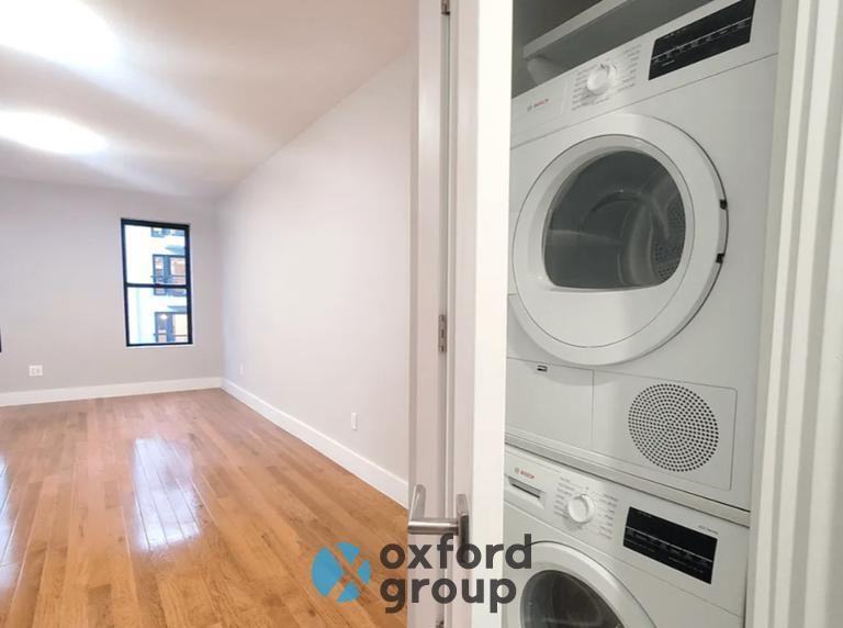357 E 58th St - Photo 4 of 7