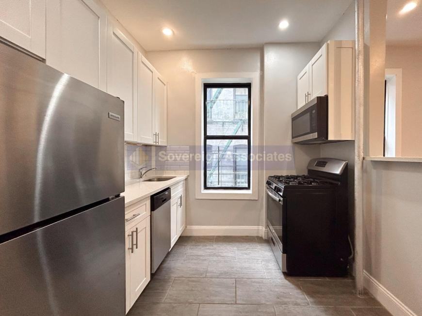 573 W 159th St - Photo 3 of 8