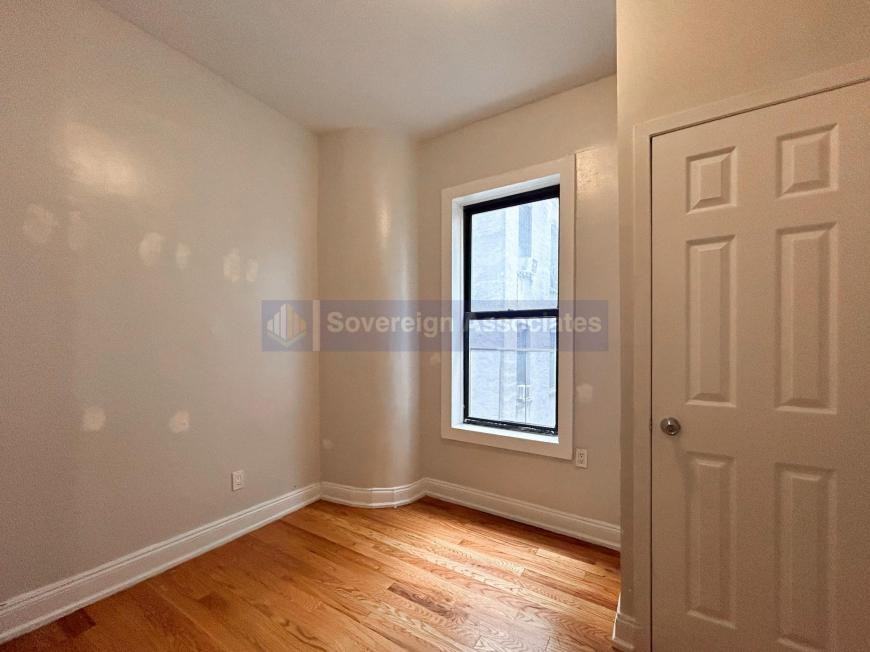573 W 159th St - Photo 7 of 8