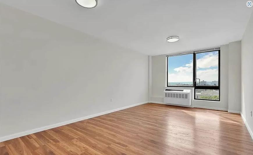 2763 Morris Ave - Photo 4 of 8