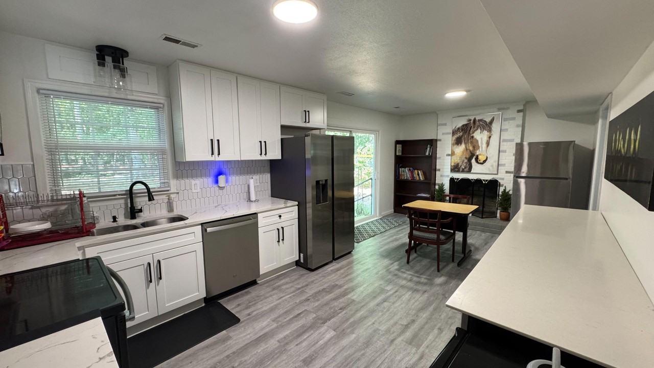 Cherrywood Ct - Photo 6 of 26