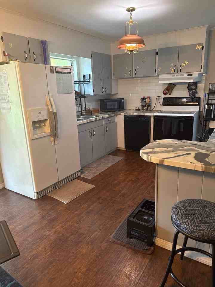 Avenue S Nw - Photo 3 of 5
