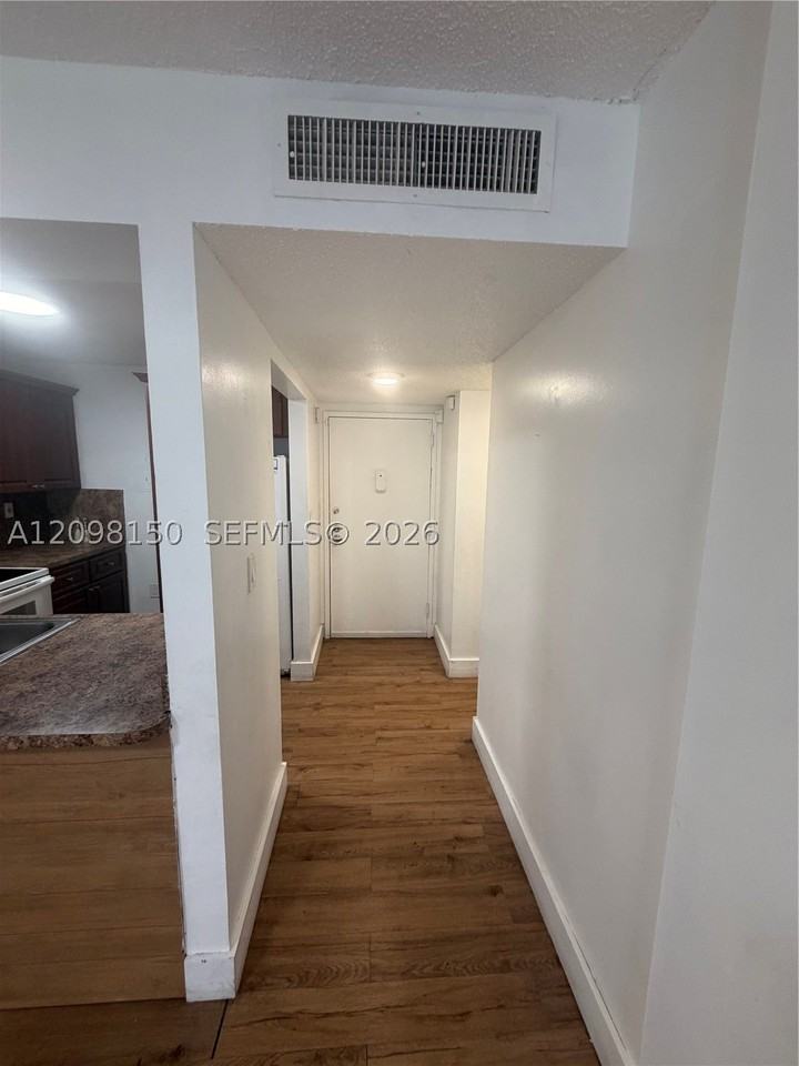 16465 Ne 22nd Ave #412 - Photo 2 of 22