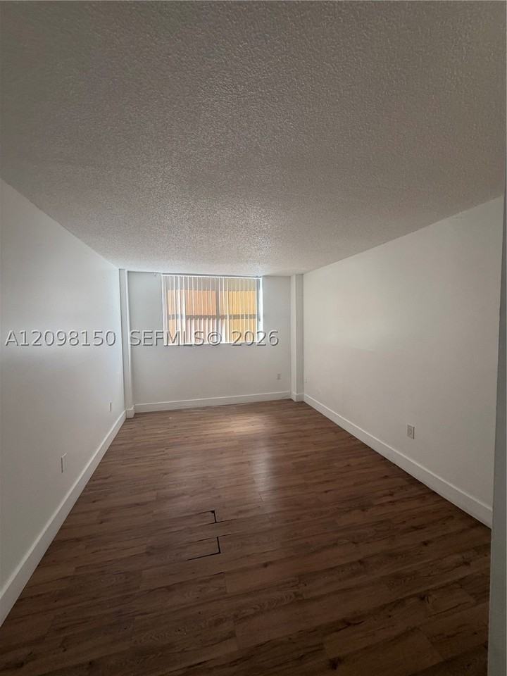 16465 Ne 22nd Ave #412 - Photo 5 of 22