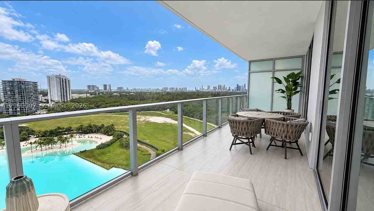 2411 Laguna Cir #1410