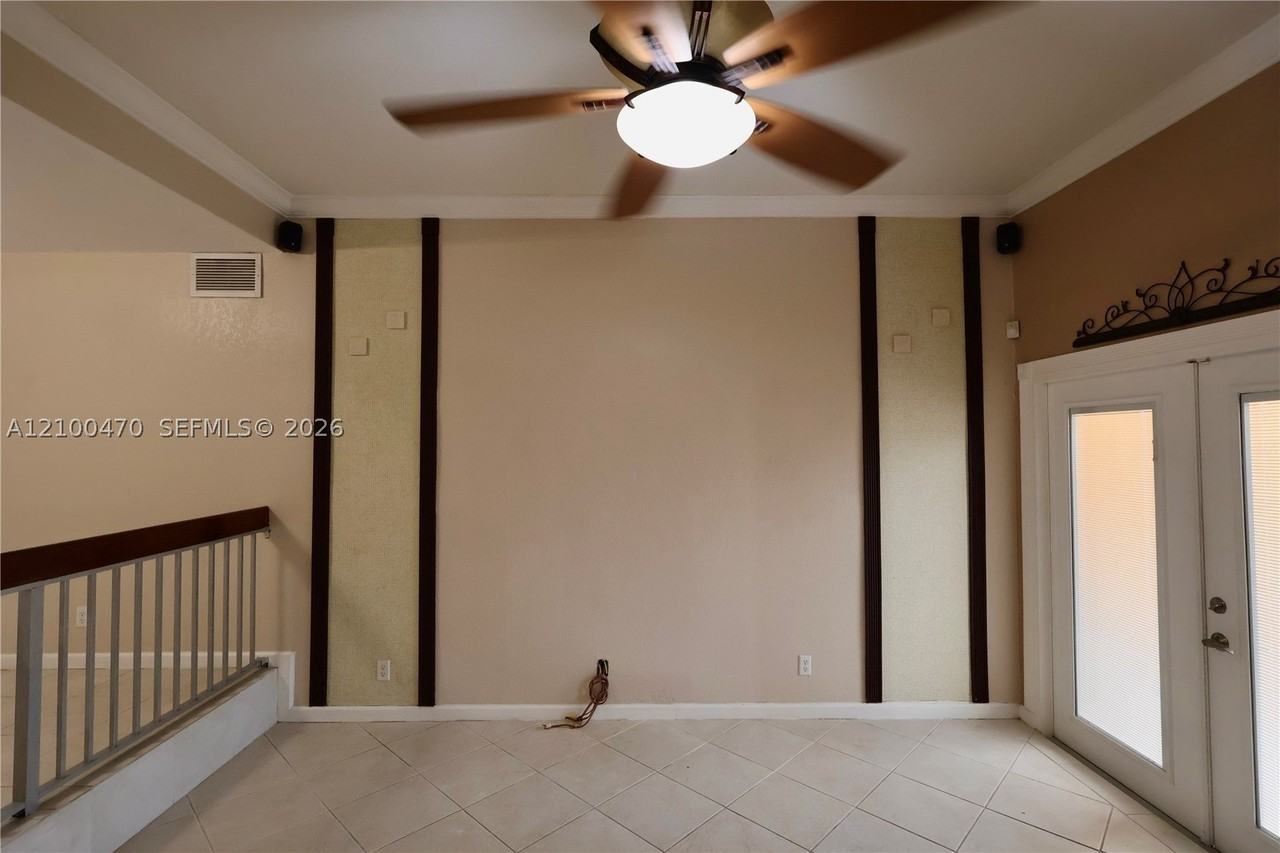 2536 Riverside Dr #211 - Photo 4 of 24
