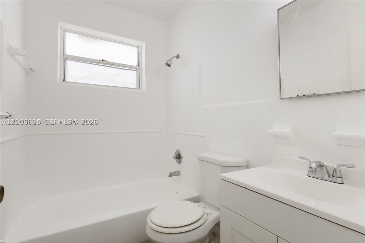 1251 Nw 59th St #2 - Photo 7 of 22