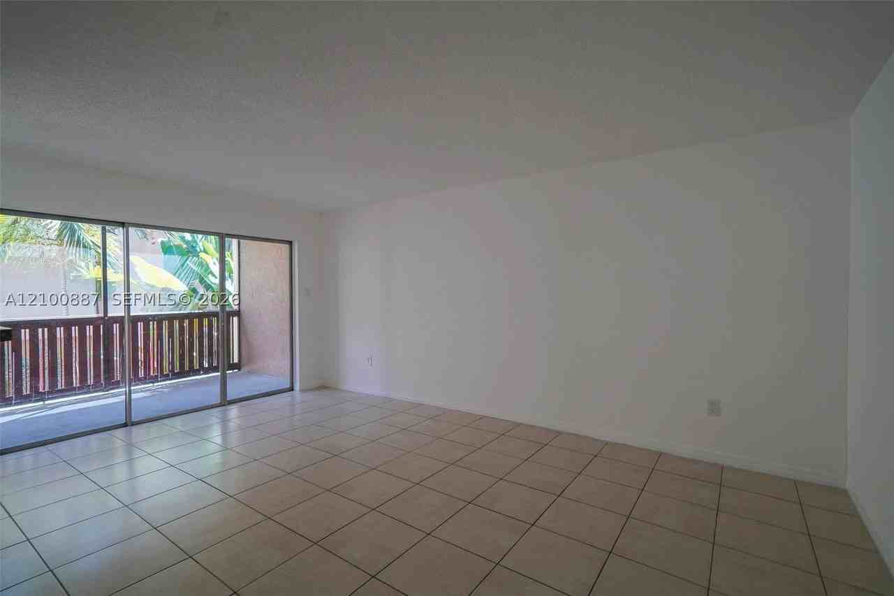10641 Sw 108th Ave #2I - Photo 6 of 15