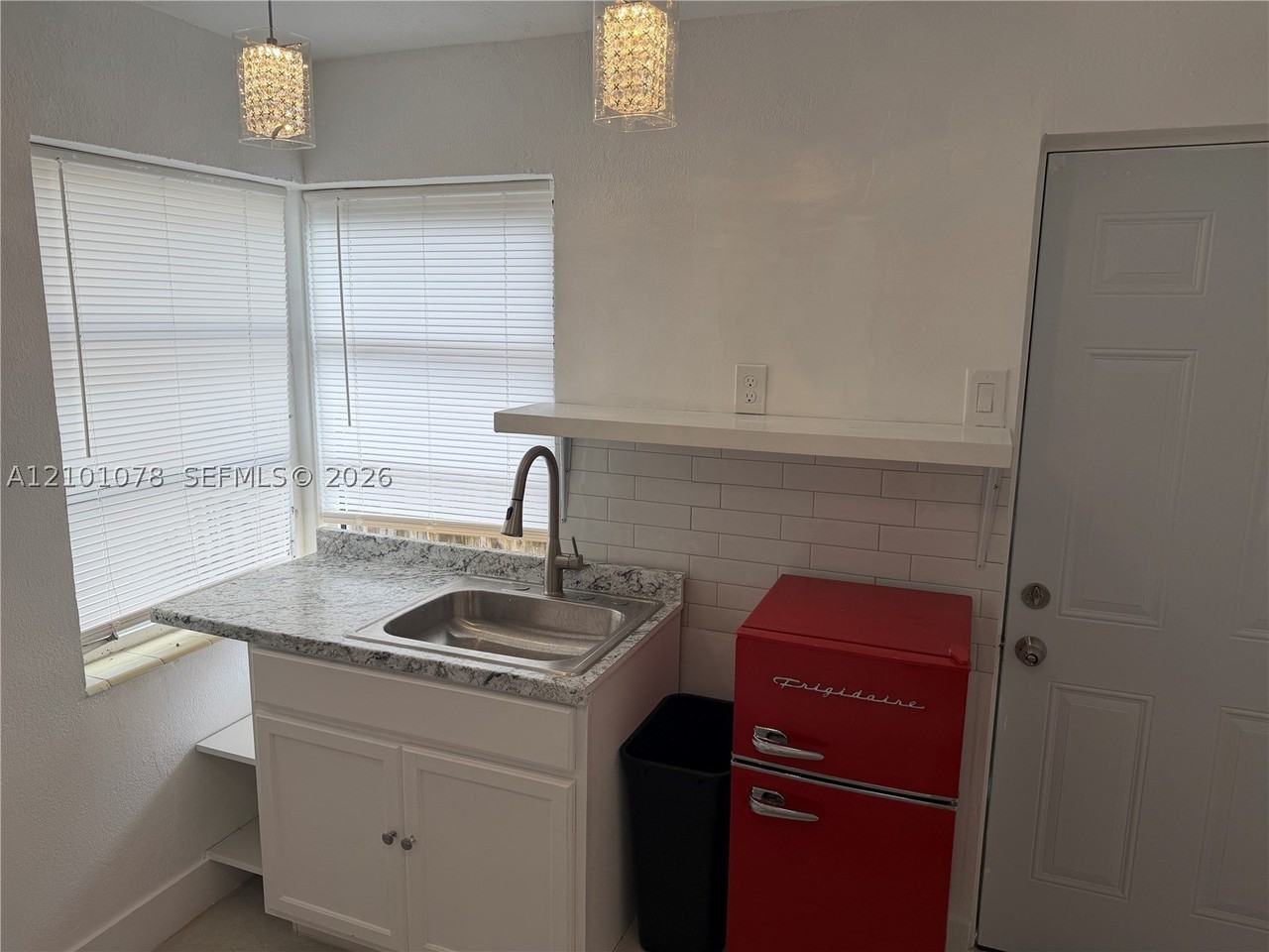 6331 Fillmore St #C - Photo 4 of 17