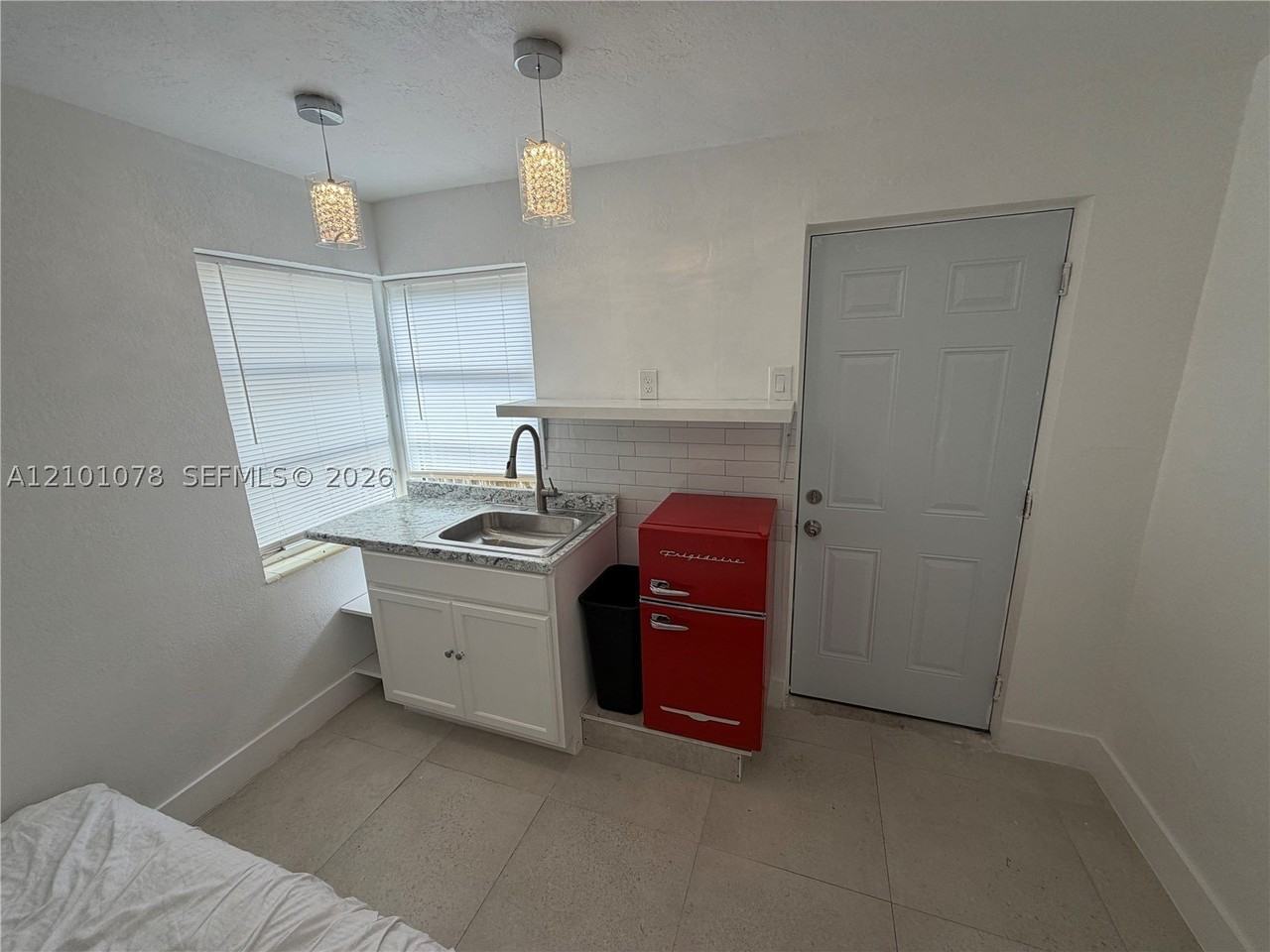 6331 Fillmore St #C - Photo 5 of 17