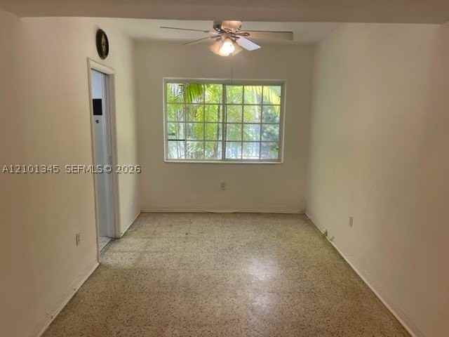 825 W 40th St #2 - Photo 4 of 21