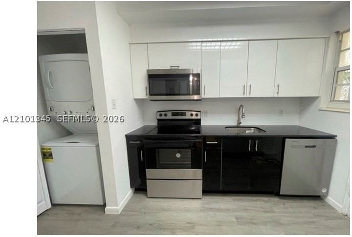 825 W 40th St #2 - Photo 5 of 21