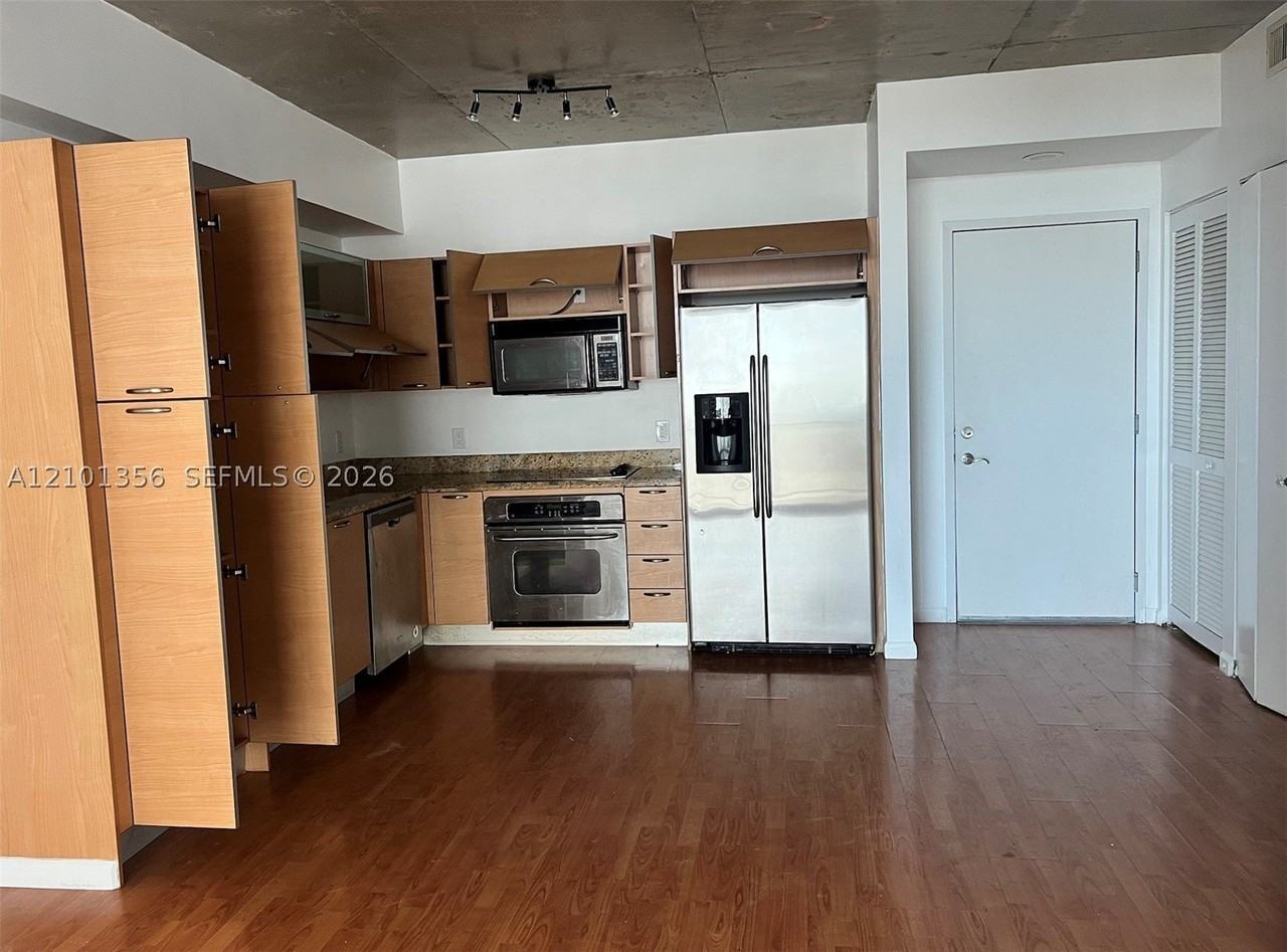 3180 Sw 22nd Ter #1003 - Photo 4 of 15
