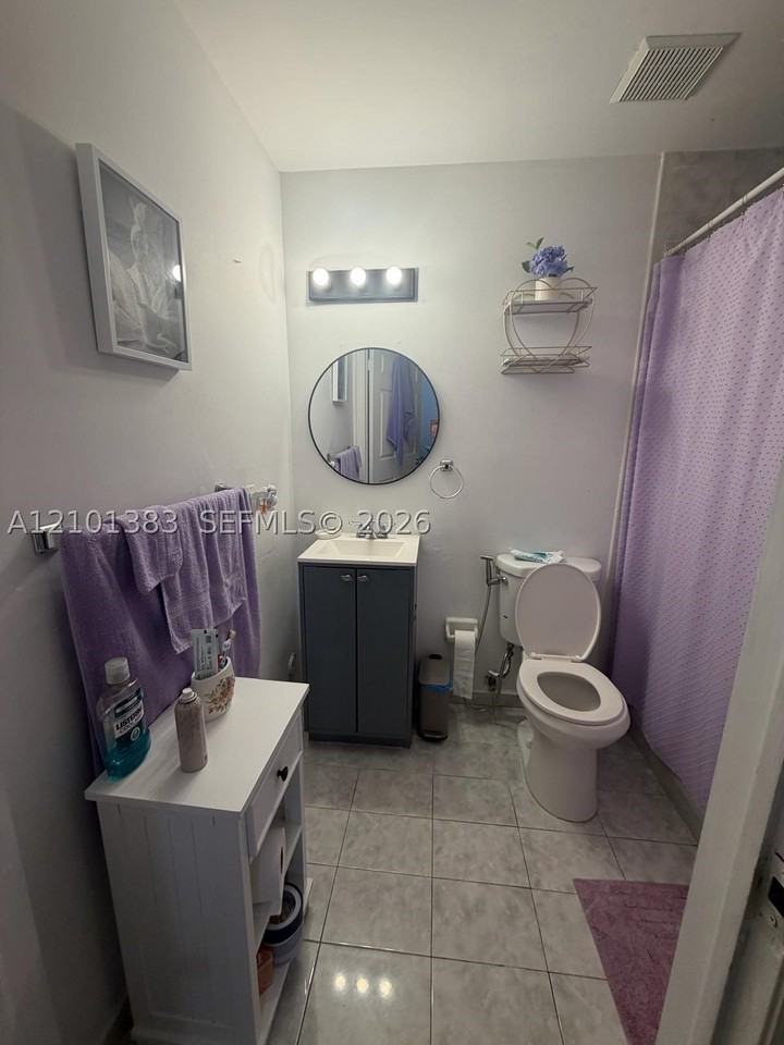 2210 Nw 34th St #204 - Photo 2 of 2