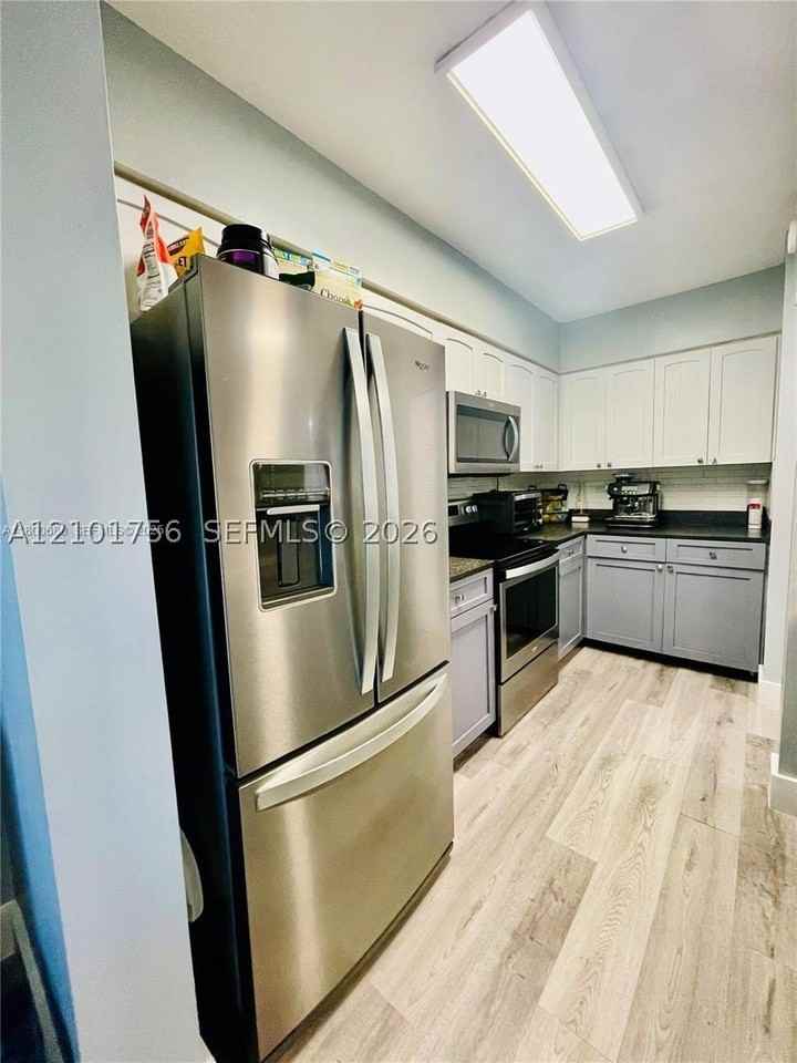 8130 Nw 15th Mnr #8130 - Photo 4 of 28