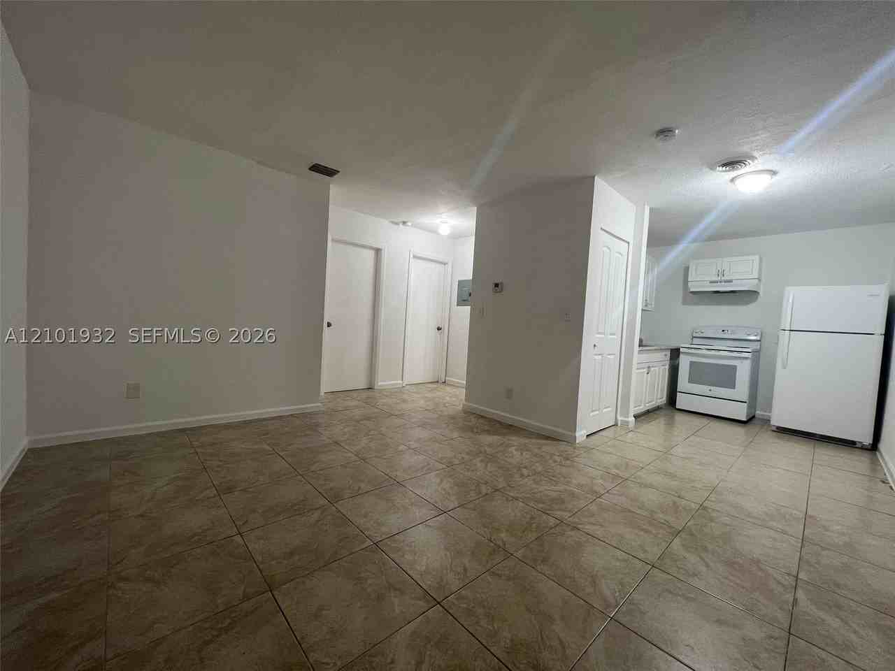 921 Nw 2nd Ave #2 - Photo 3 of 20
