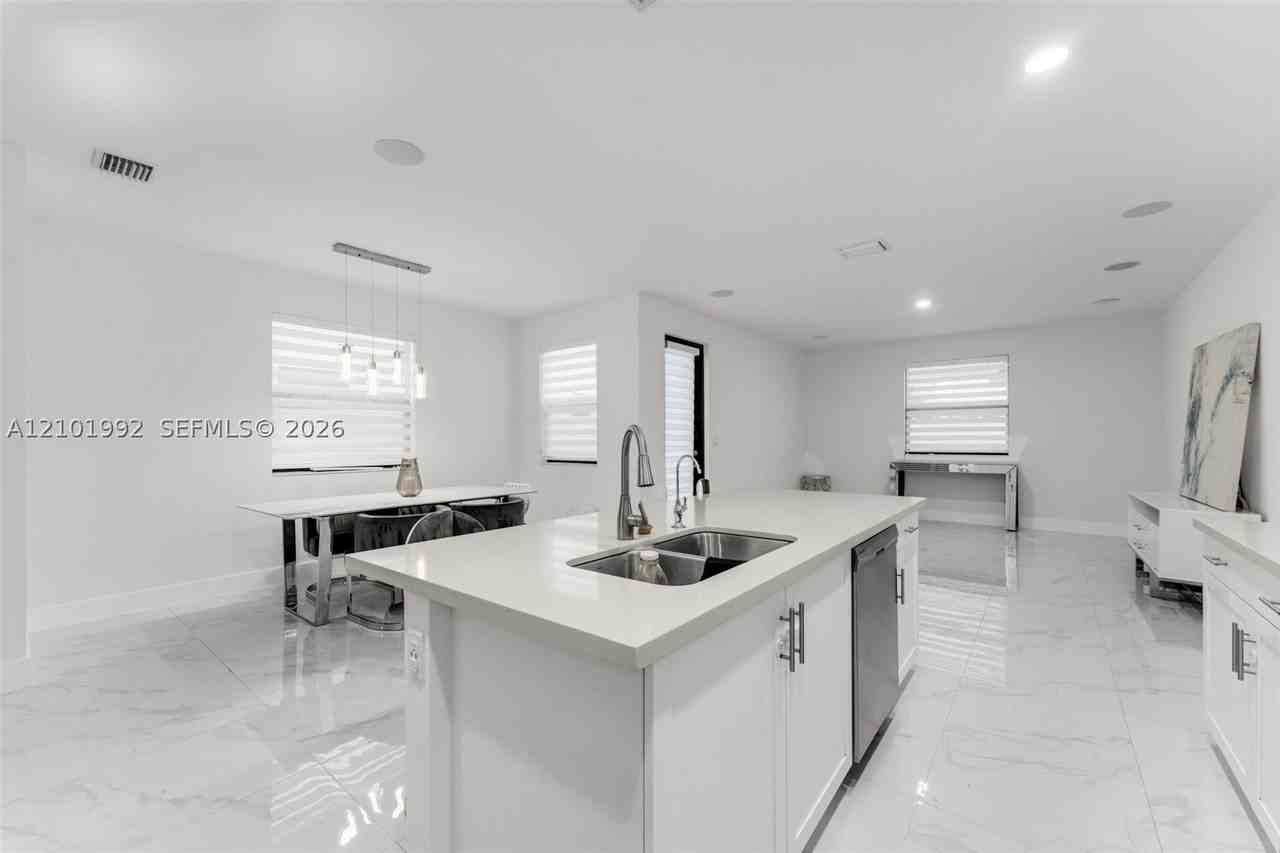 10964 W 35th Ln #10964 - Photo 7 of 31