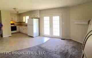 747 Woodland Cir Dr - Photo 2 of 16