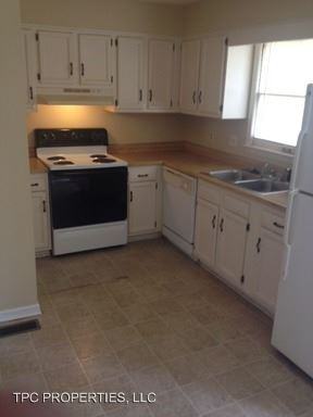 747 Woodland Cir Dr - Photo 3 of 16