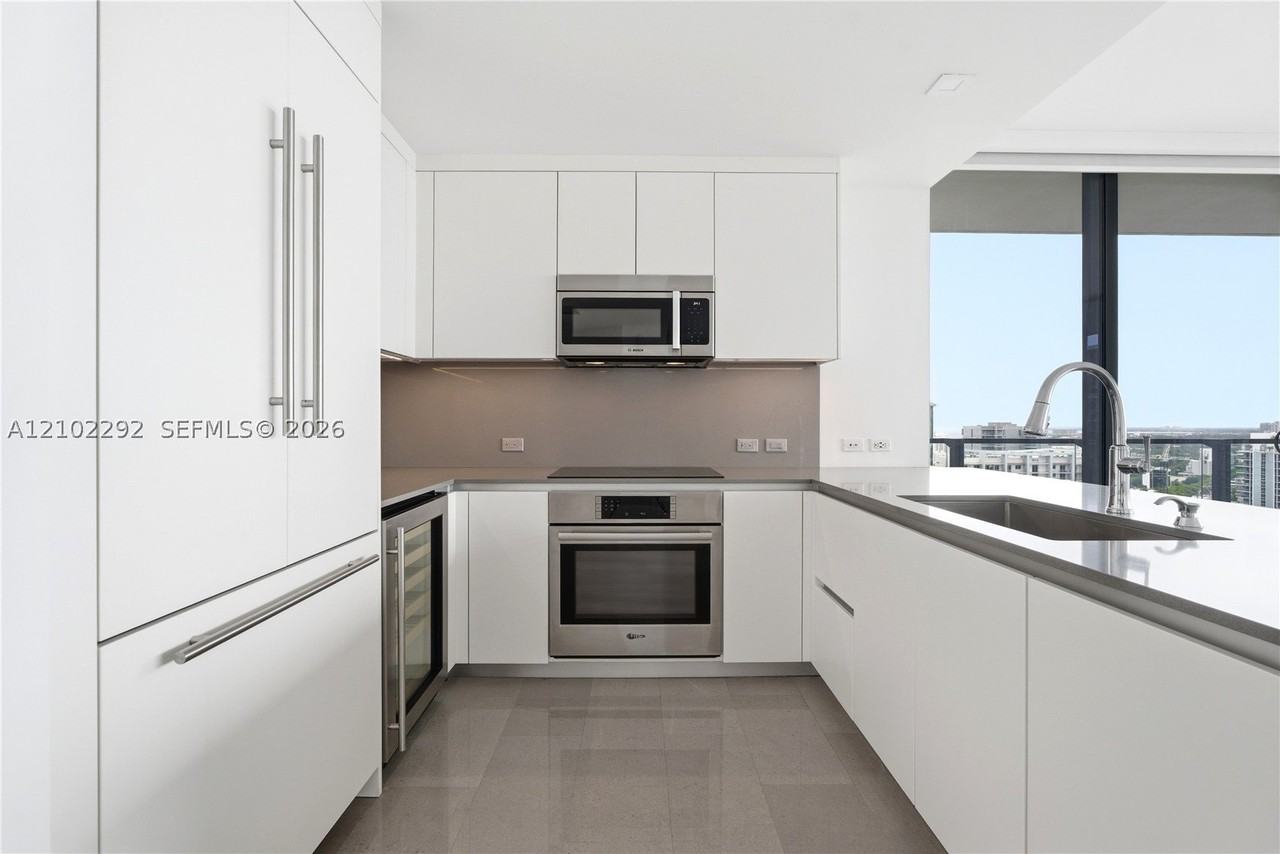 88 Sw 7th St #2302 - Photo 3 of 26